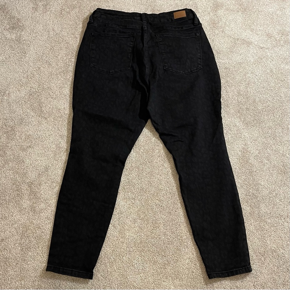 Judy Blue Skinny Fit Jeans - Picture 2 of 5